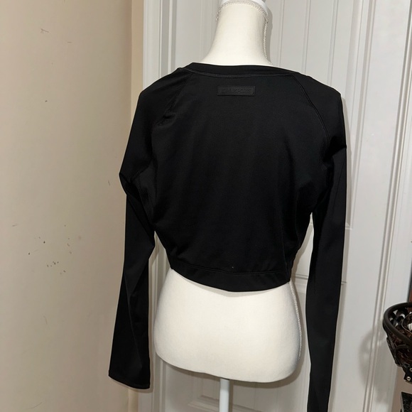 Love & Sports cropped long sleeves activewear top - Picture 7 of 8